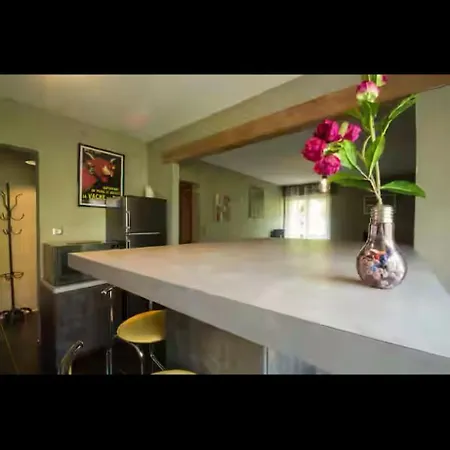 T2 Dans Avec Place De Parking Privee Gratuite